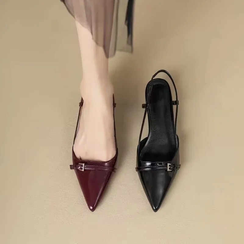صنادل نسائية عصرية بكعب منخفض  - مراجعة Sandals وسعره