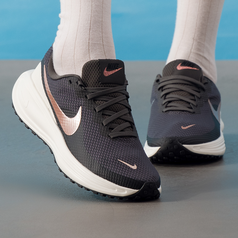أحذية نايك النسائية الأصلية، خ - مراجعة Lightweight Road Running Shoes وسعره